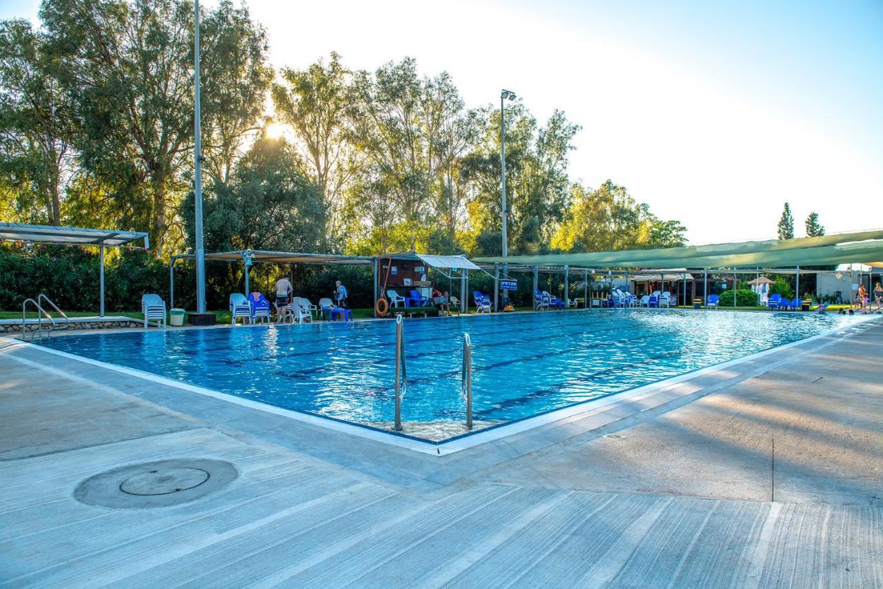 כפר הנופש קיבוץ גדות Kibbutz Gadot Galilean Resort Ngoại thất bức ảnh