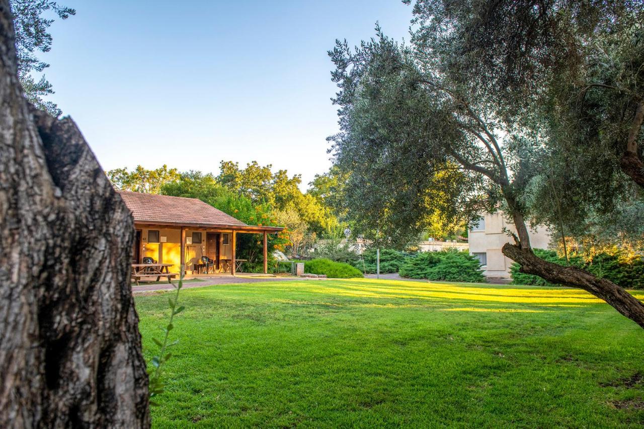 כפר הנופש קיבוץ גדות Kibbutz Gadot Galilean Resort Ngoại thất bức ảnh