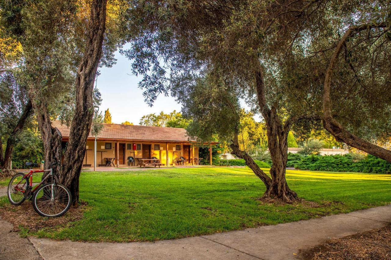 כפר הנופש קיבוץ גדות Kibbutz Gadot Galilean Resort Ngoại thất bức ảnh