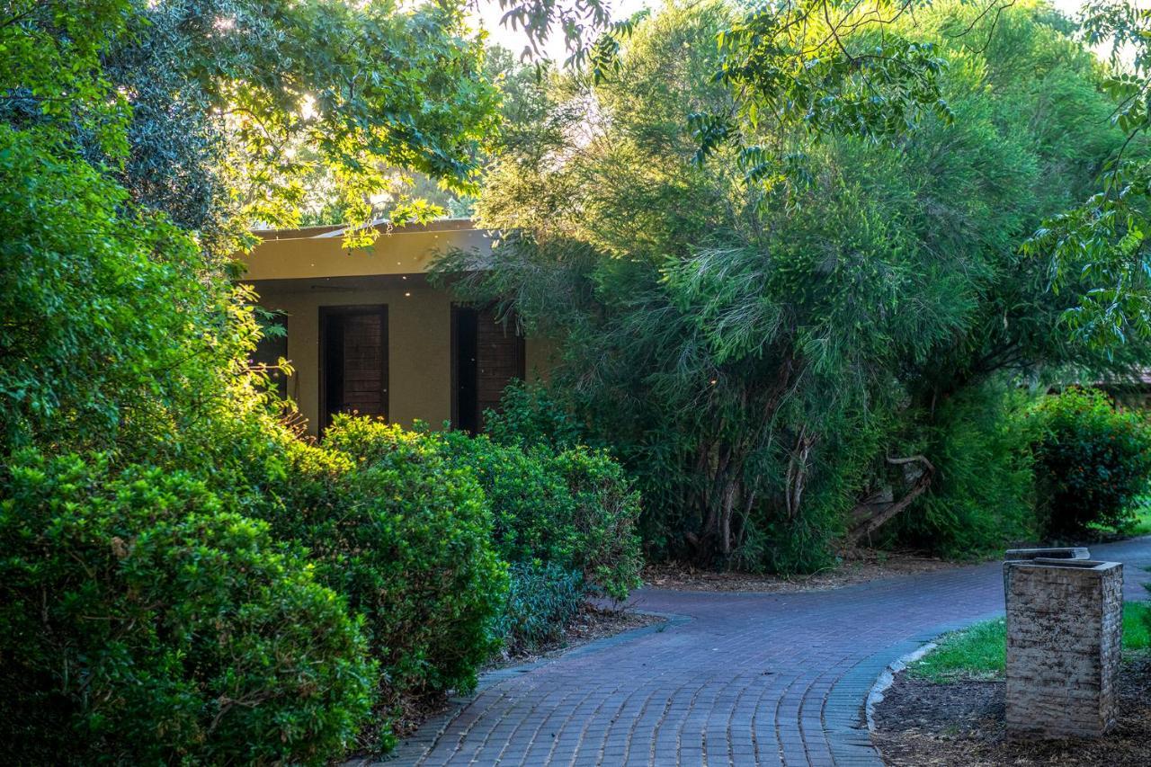 כפר הנופש קיבוץ גדות Kibbutz Gadot Galilean Resort Ngoại thất bức ảnh