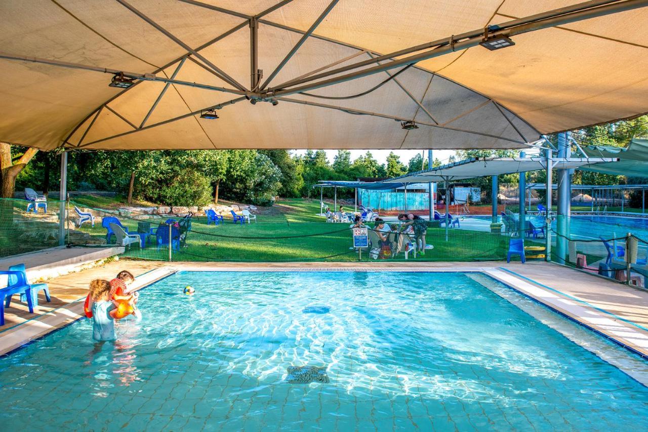 כפר הנופש קיבוץ גדות Kibbutz Gadot Galilean Resort Ngoại thất bức ảnh