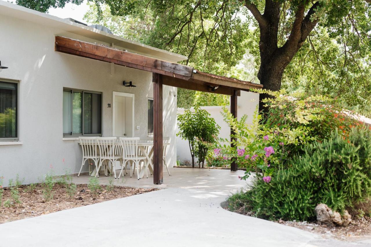 כפר הנופש קיבוץ גדות Kibbutz Gadot Galilean Resort Ngoại thất bức ảnh
