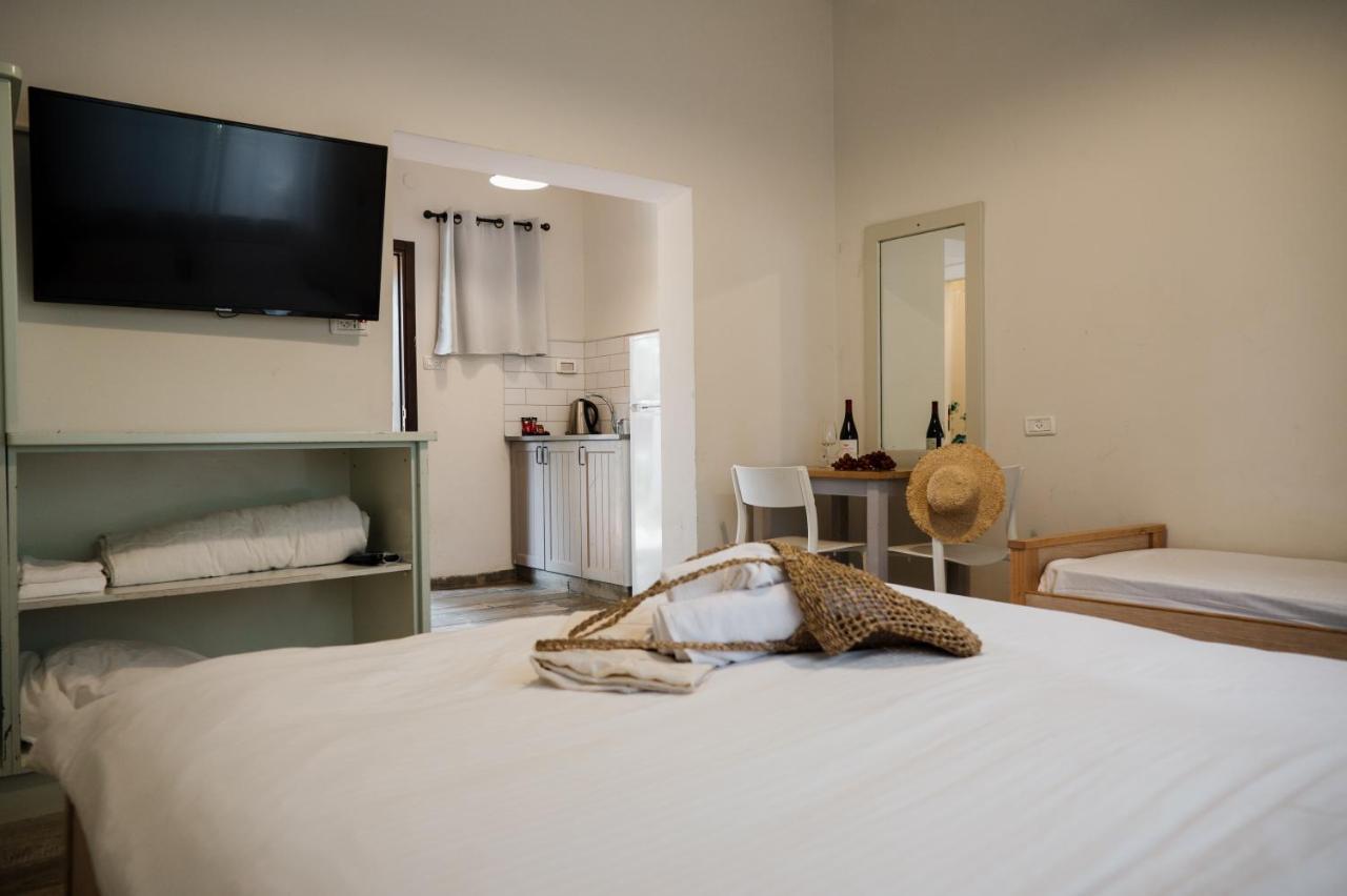 כפר הנופש קיבוץ גדות Kibbutz Gadot Galilean Resort Ngoại thất bức ảnh